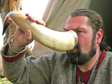 viking_drinking_horn