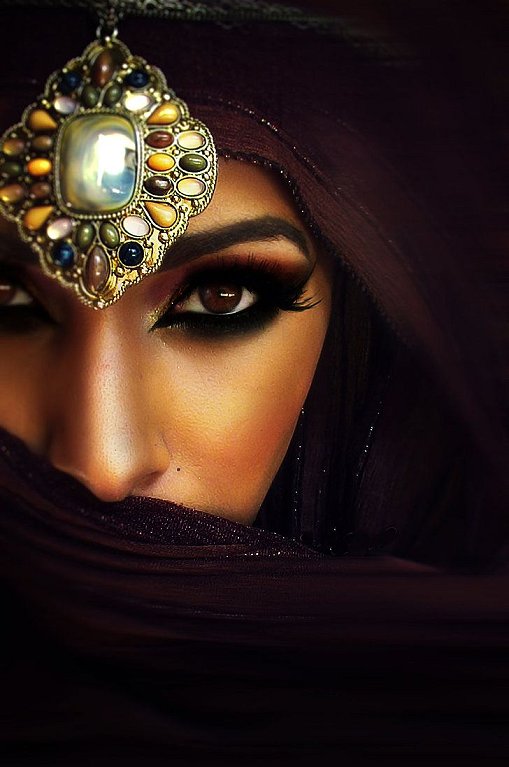 e10106ca66cf580a0f93230854d9de21--hijab-ideas-gorgeous-eyes